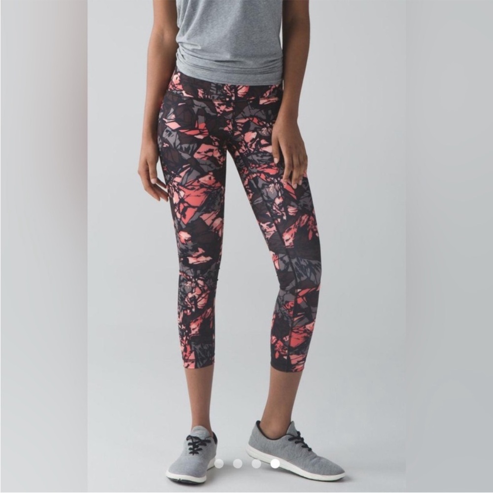 Lululemon high times paint storm espresso multi leggings 6